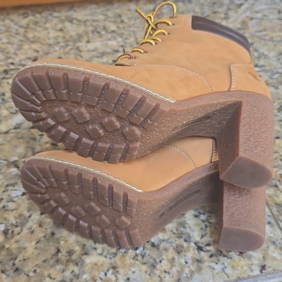 Timberland Tan Nubuck Lace-Up Block Heel Boots Size 7.5 - Picture 7 of 12